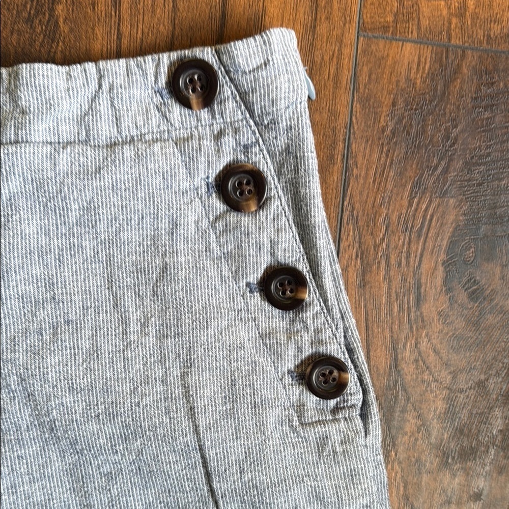 Ann Taylor short size 10 (E2) - Picture 3 of 5